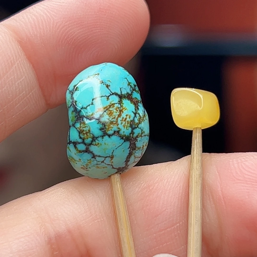 蜜蜡未镶嵌珠宝奇石