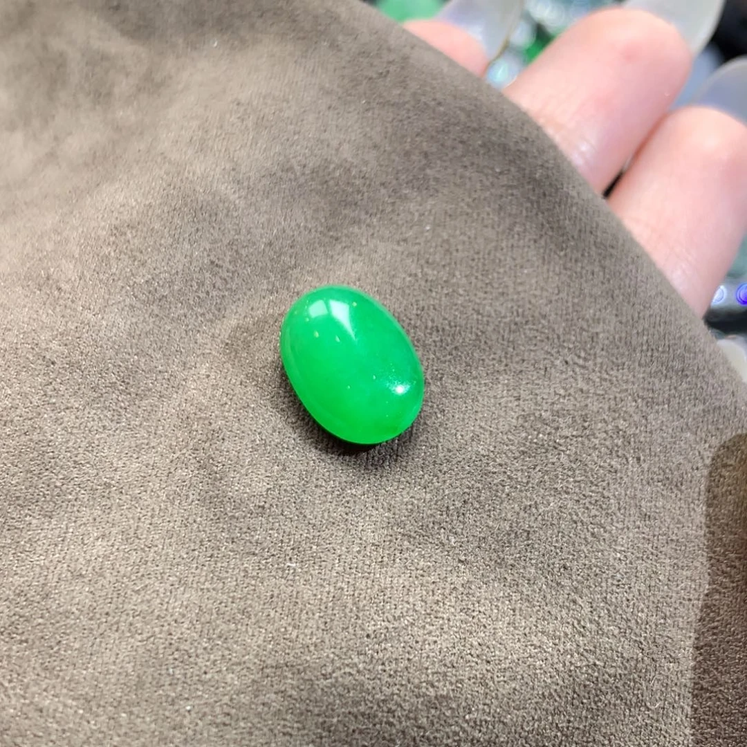 翡翠未镶嵌颈饰蛋面裸石