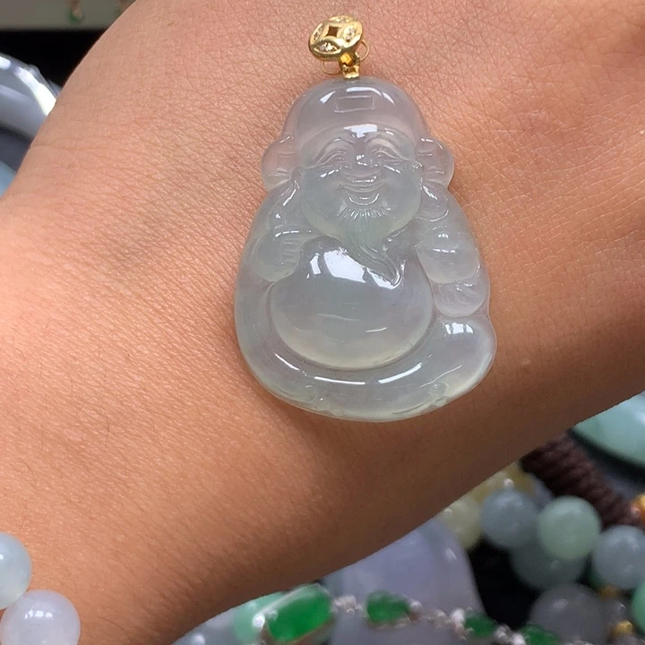 翡翠18K金镶嵌颈饰财神