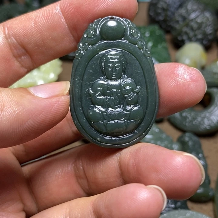 和田玉未镶嵌颈饰