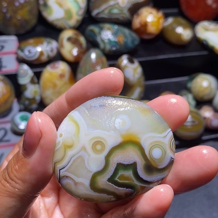 玛瑙/玉髓未镶嵌珠宝奇石42