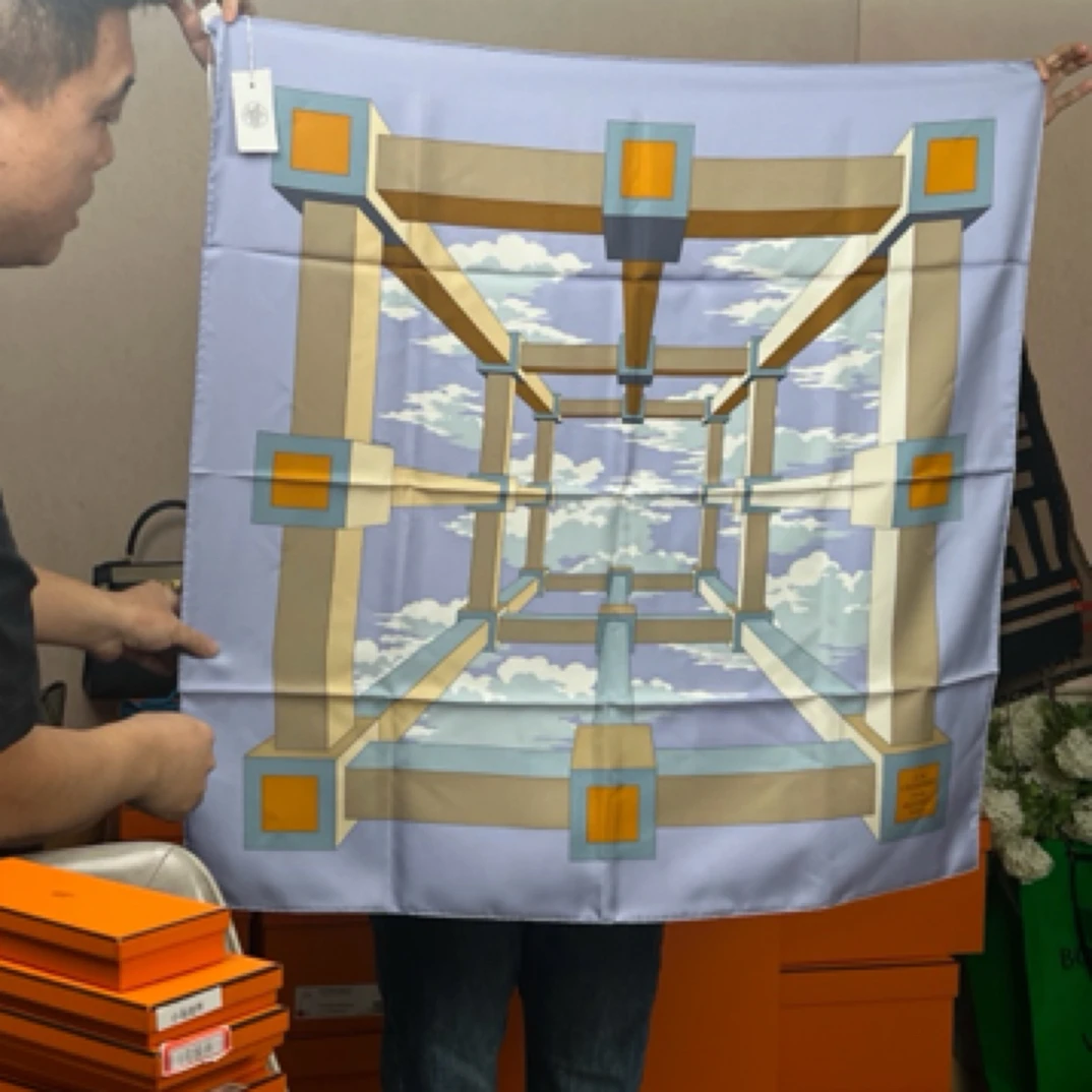 99新 Hermes/爱马仕 粉色小白马方巾天空之城