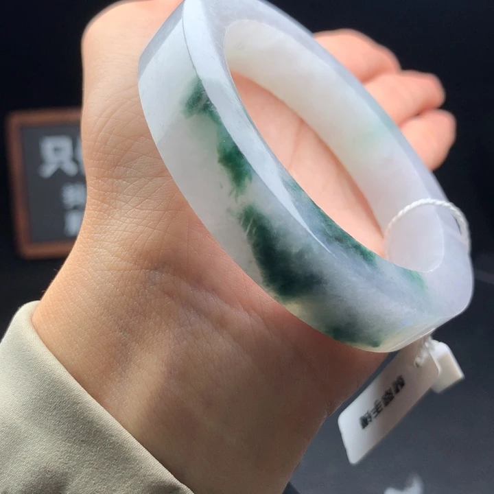 未镶嵌翡翠手镯定制翡翠