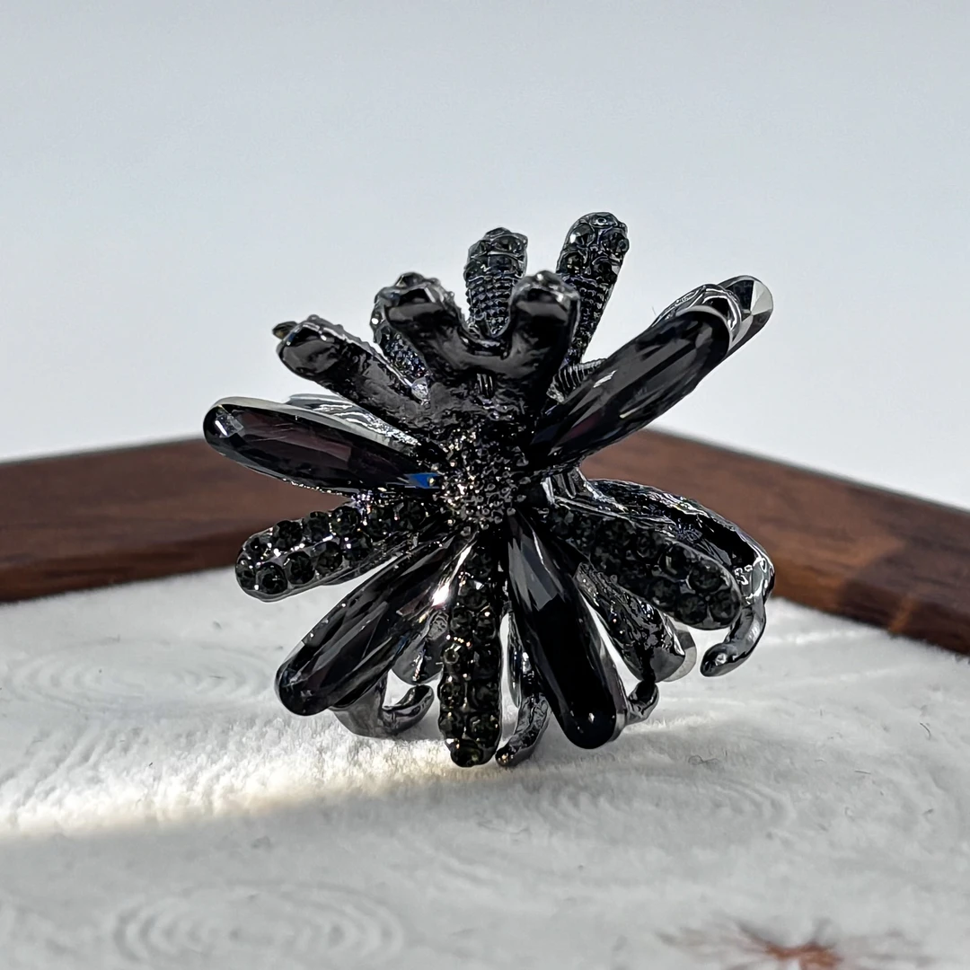 【HP·轻奢】水晶雏菊抓夹-1076