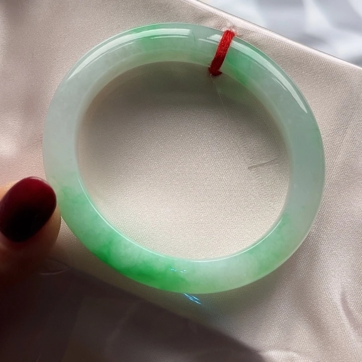 翡翠未镶嵌手镯54贵妃