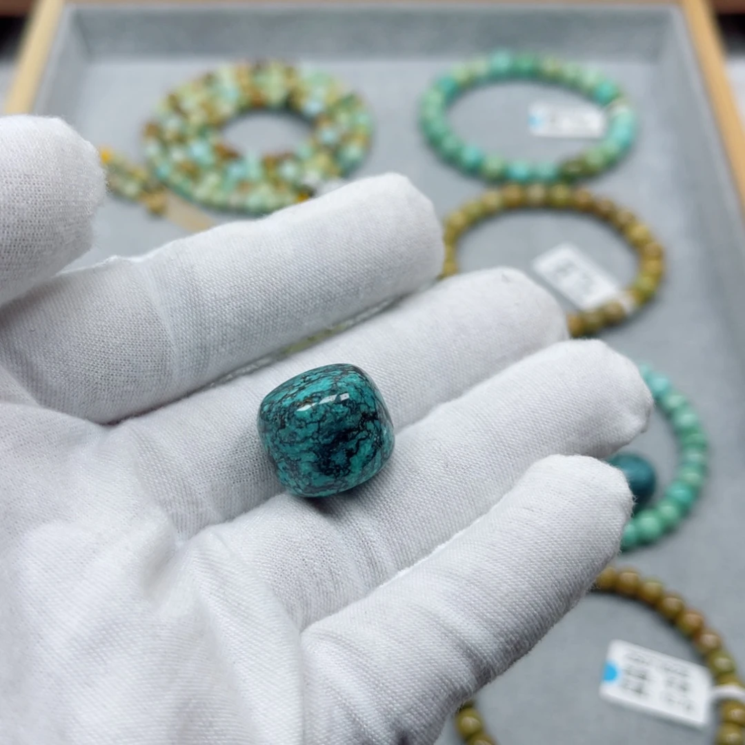 绿松石未镶嵌挂件