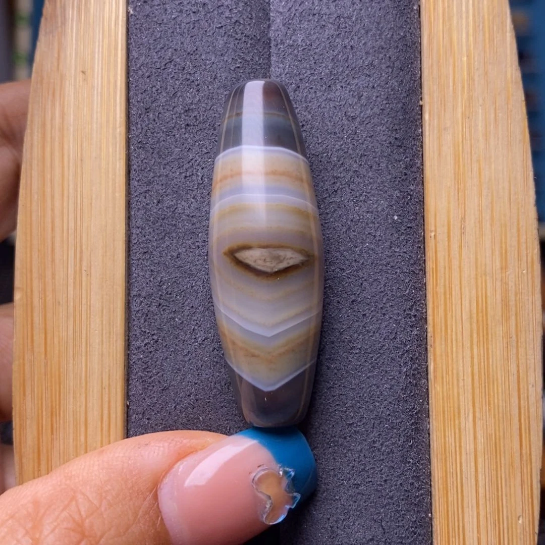 一***佛玛瑙/玉髓颈饰未镶嵌