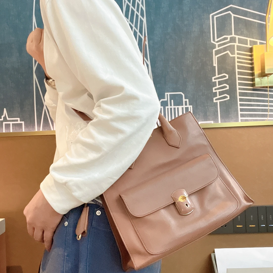 95新 Balenciaga/巴黎世家 【涛】24JB04 手提单肩斜挎包