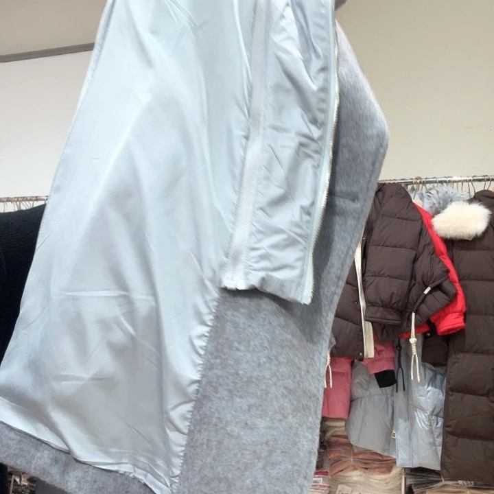 小****芮娜依莲芮娜依莲