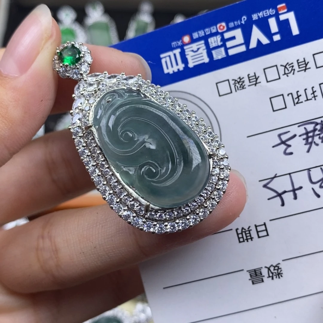 颈饰未镶嵌翡翠天然