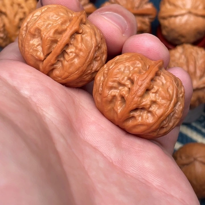 文玩核桃把件玉石粗筋