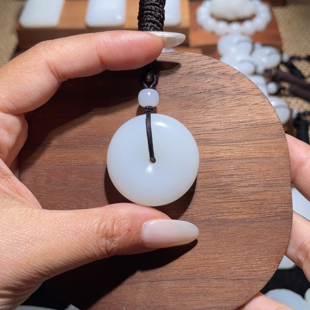 未镶嵌手链和田玉卡33