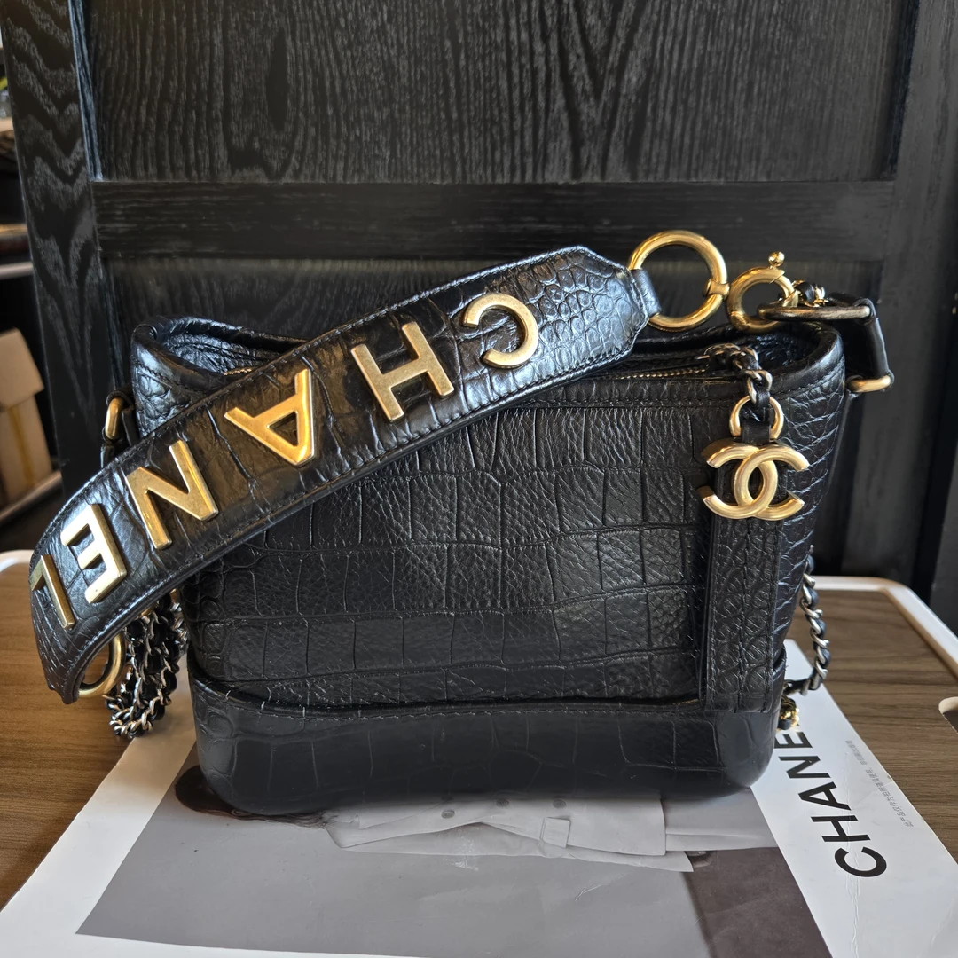 99新 Chanel/香奈儿 黑金鳄压流浪小号单肩斜挎包