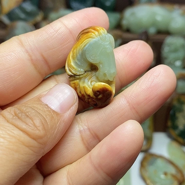 岫岩河磨玉（透闪石质玉）未镶嵌颈饰