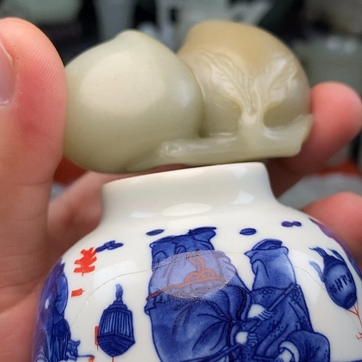 b****r青花瓷茶杯一个寿桃