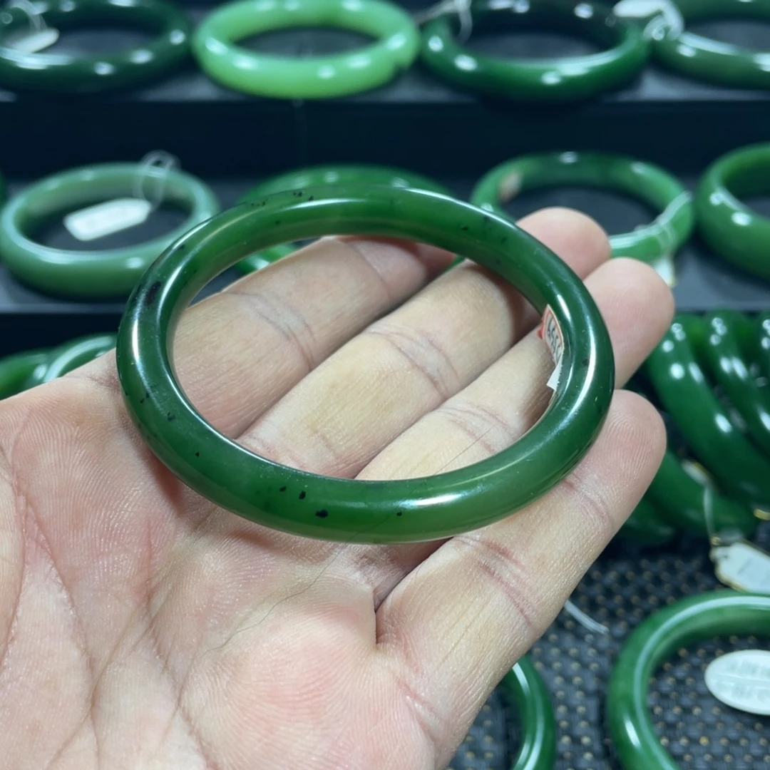 和田玉（碧玉）未镶嵌手镯