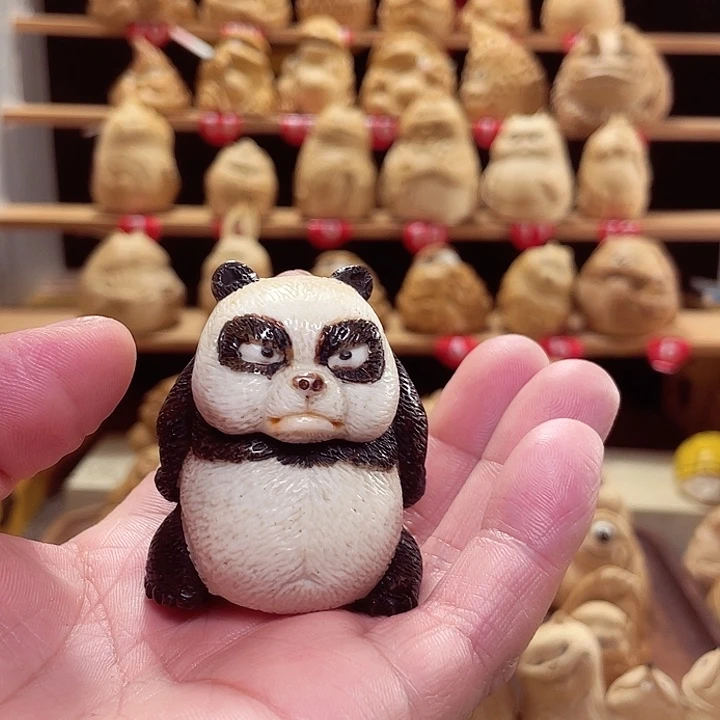 L***V竹鹿角熊猫手把件