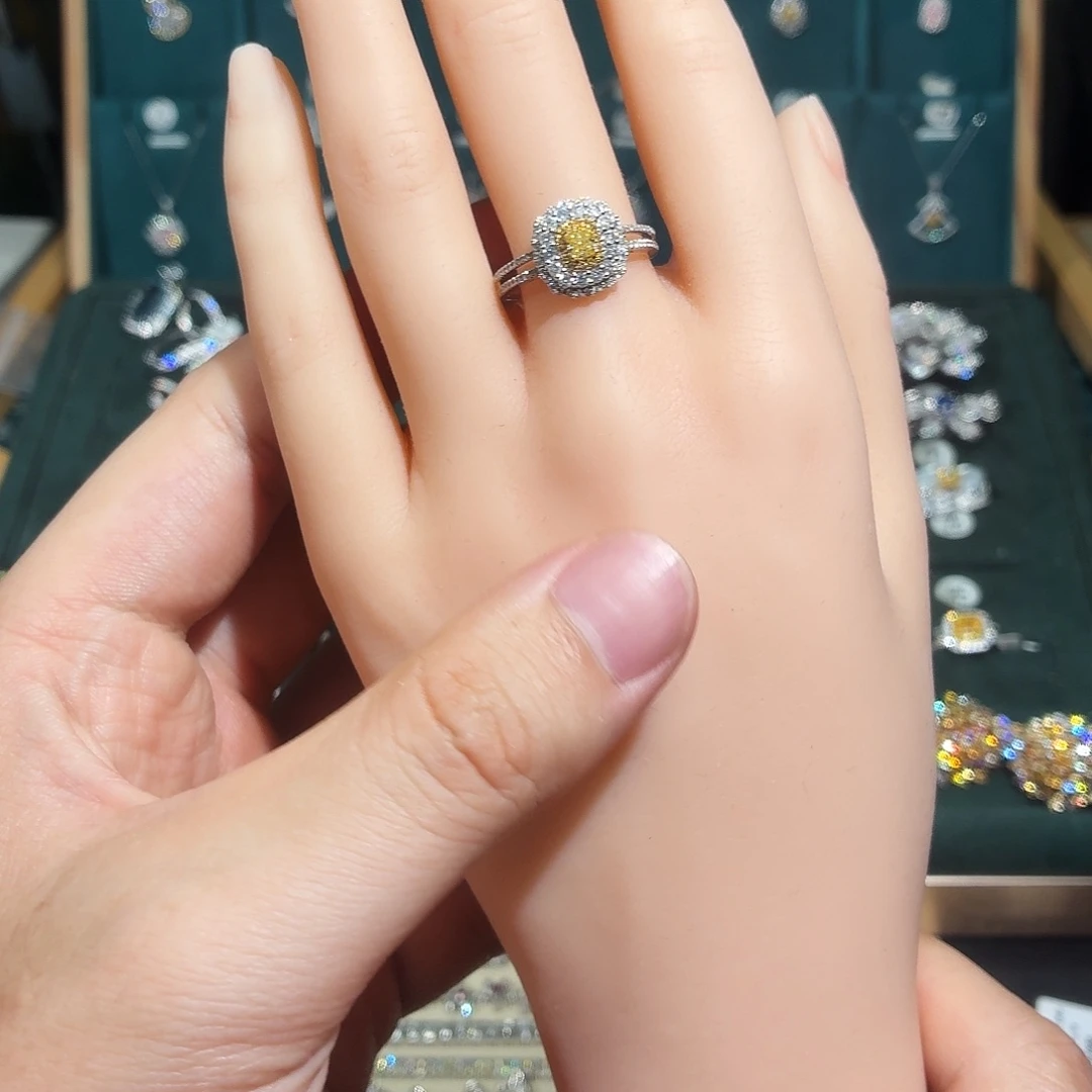 18K金镶嵌钻石戒指/指环