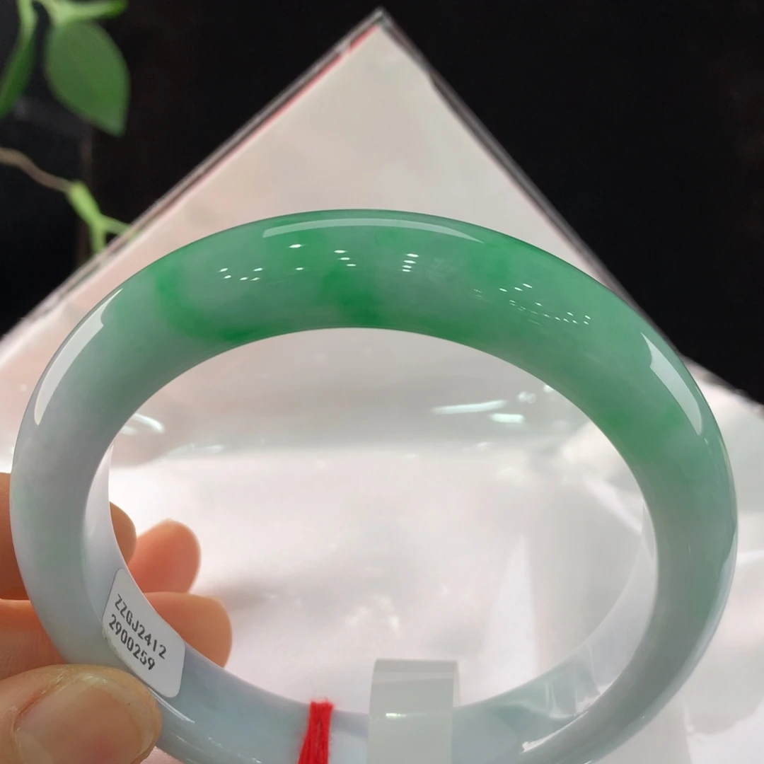 翡翠手镯未镶嵌111-0259