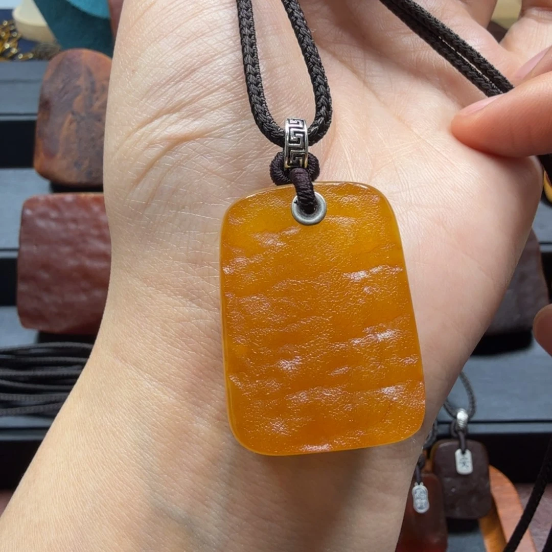 琥珀吊坠(赠链)未镶嵌