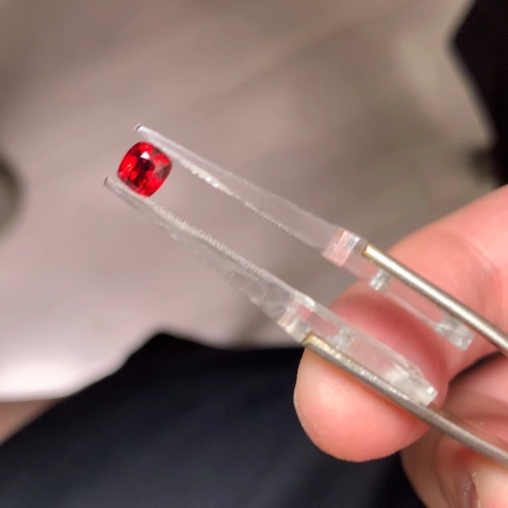 尖晶石裸石未镶嵌