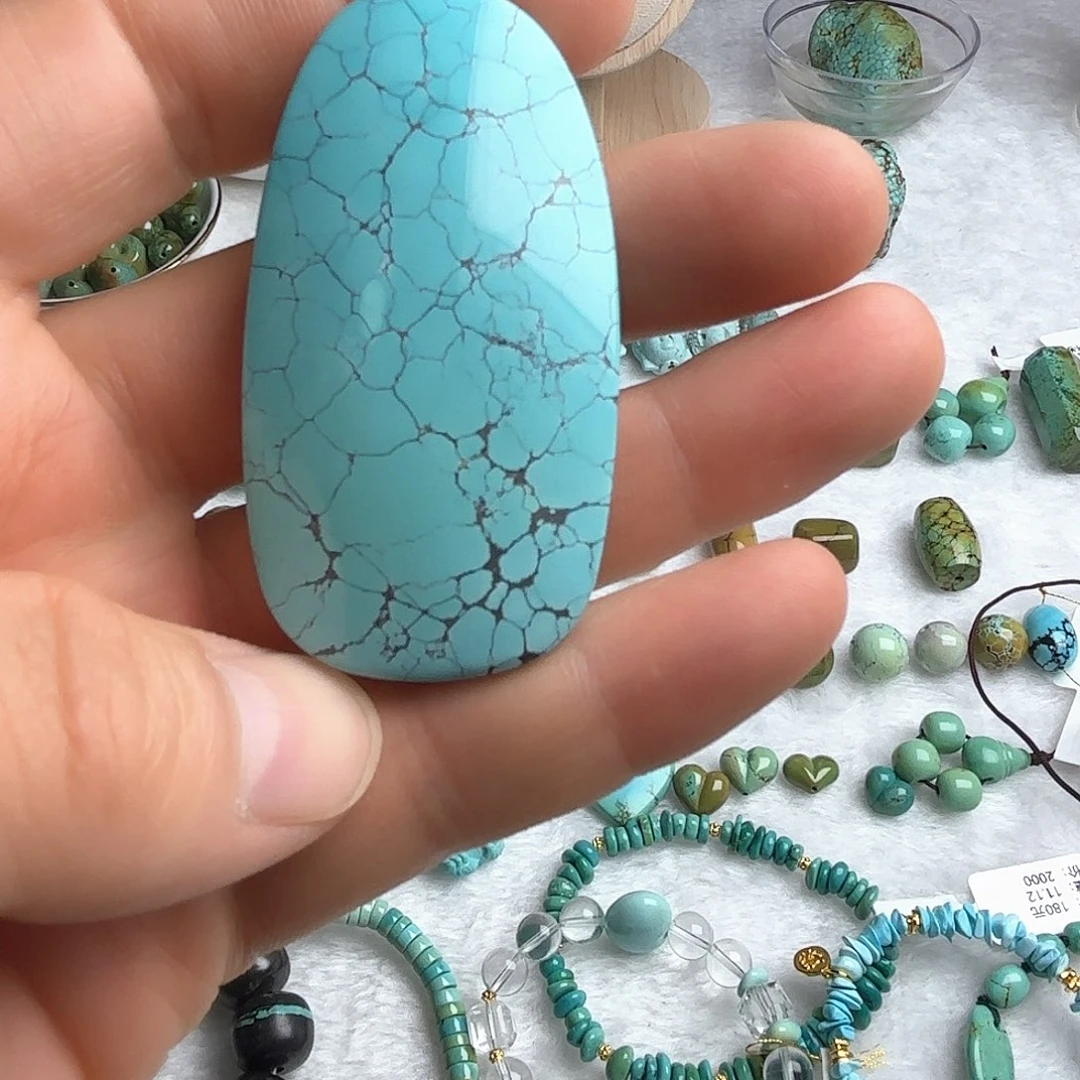 绿松石未镶嵌珠宝奇石