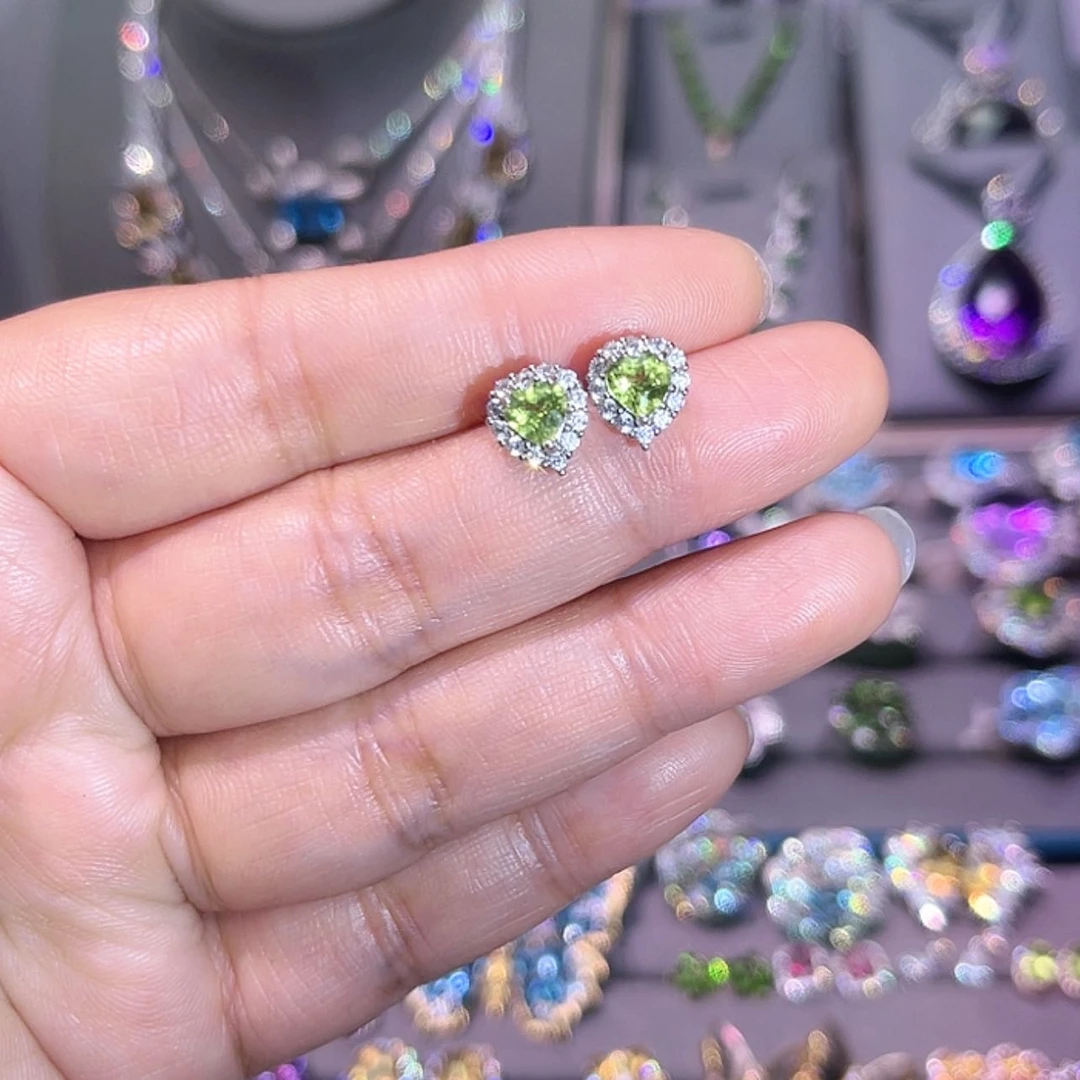 【闪购商品】橄榄石耳饰银S925镶嵌