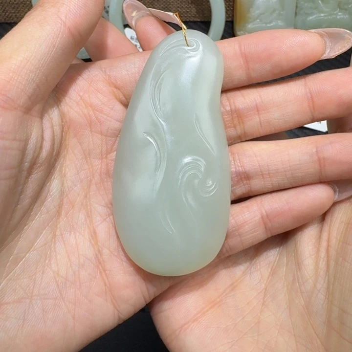 ༺***༻和田玉未镶嵌颈饰