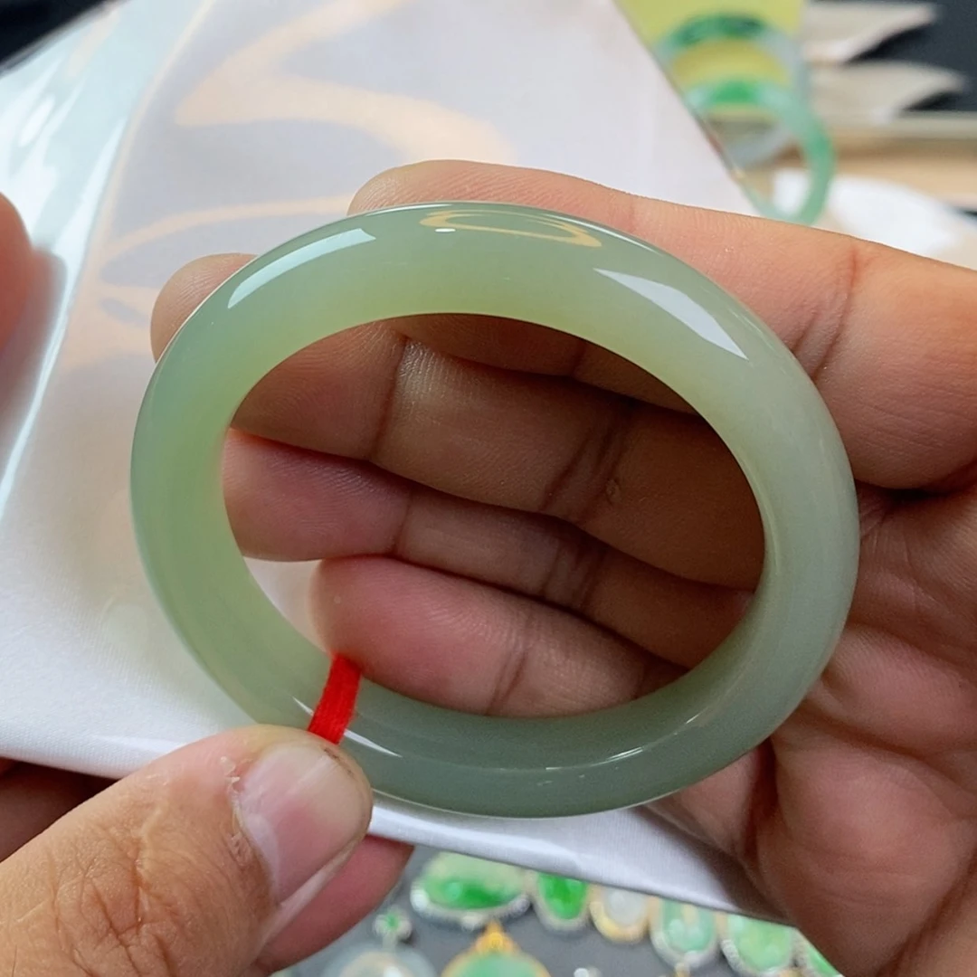 【闪购商品】未镶嵌手镯和田玉