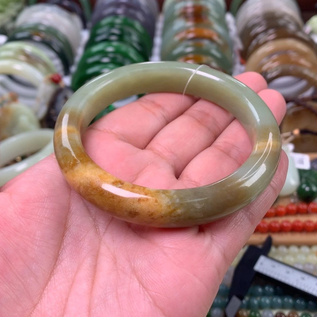 和田玉未镶嵌手镯60口径