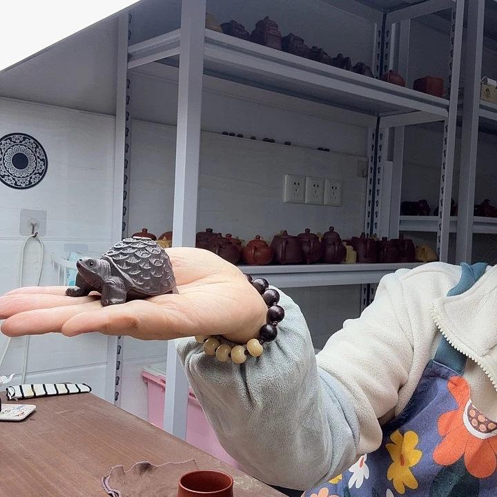 茶案紫泥金币龟茶宠