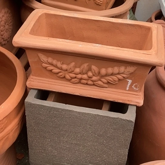 纯白色一个瑕疵40*22*17