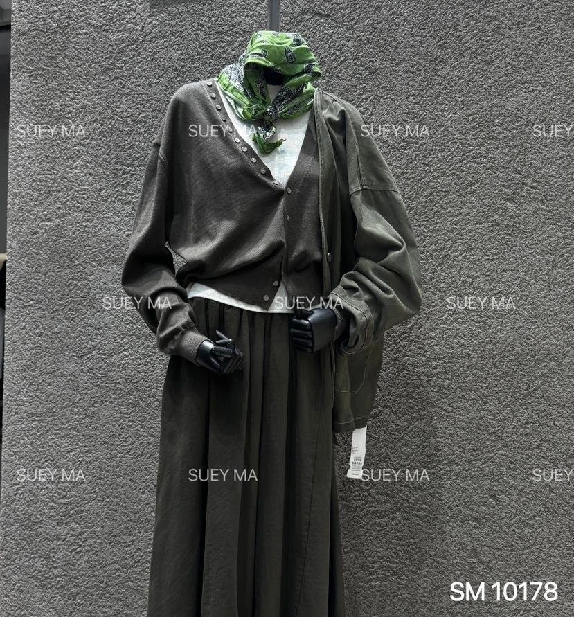 SM-10178设计款复古两件套毛衣