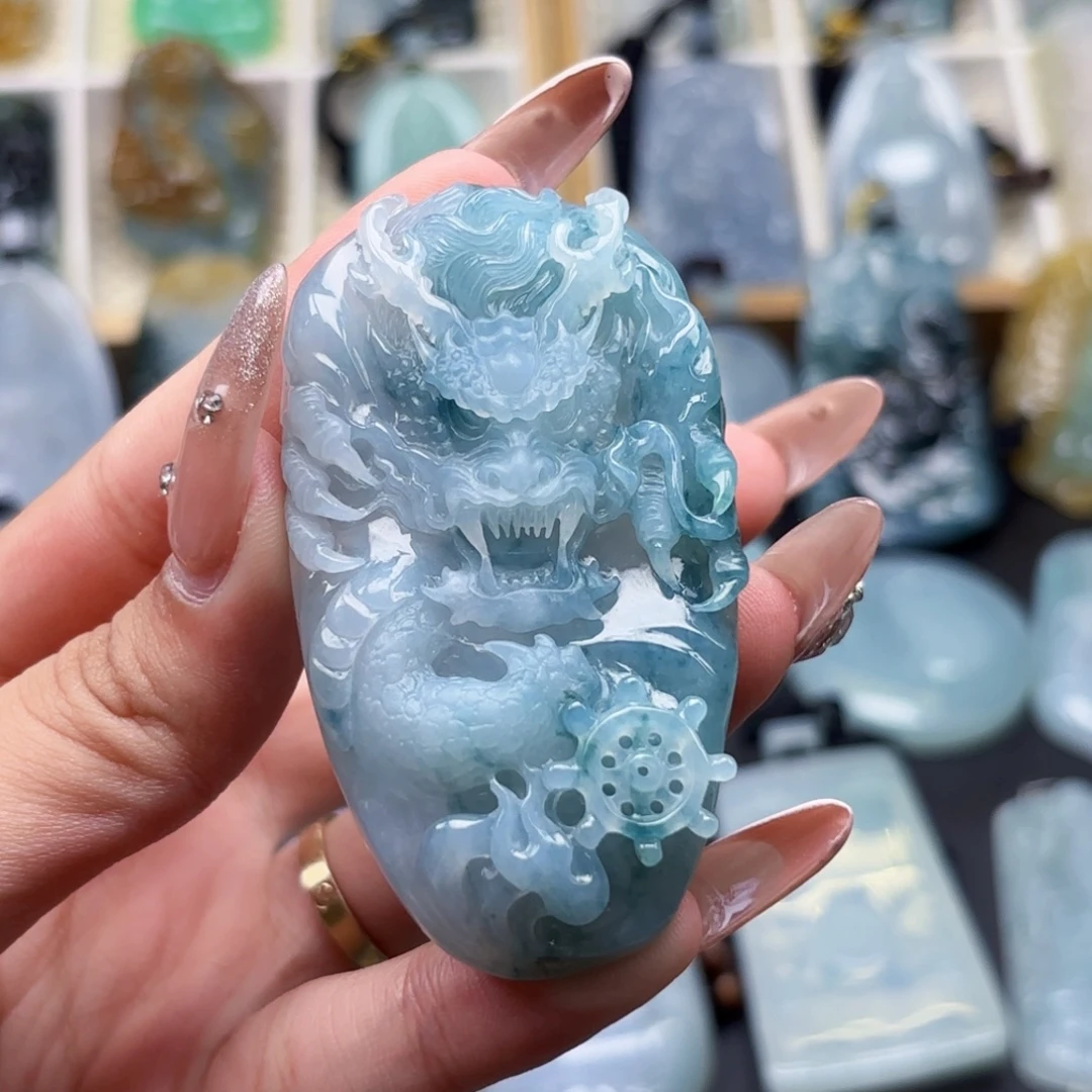 遵***雨翡翠未镶嵌颈饰龙牌