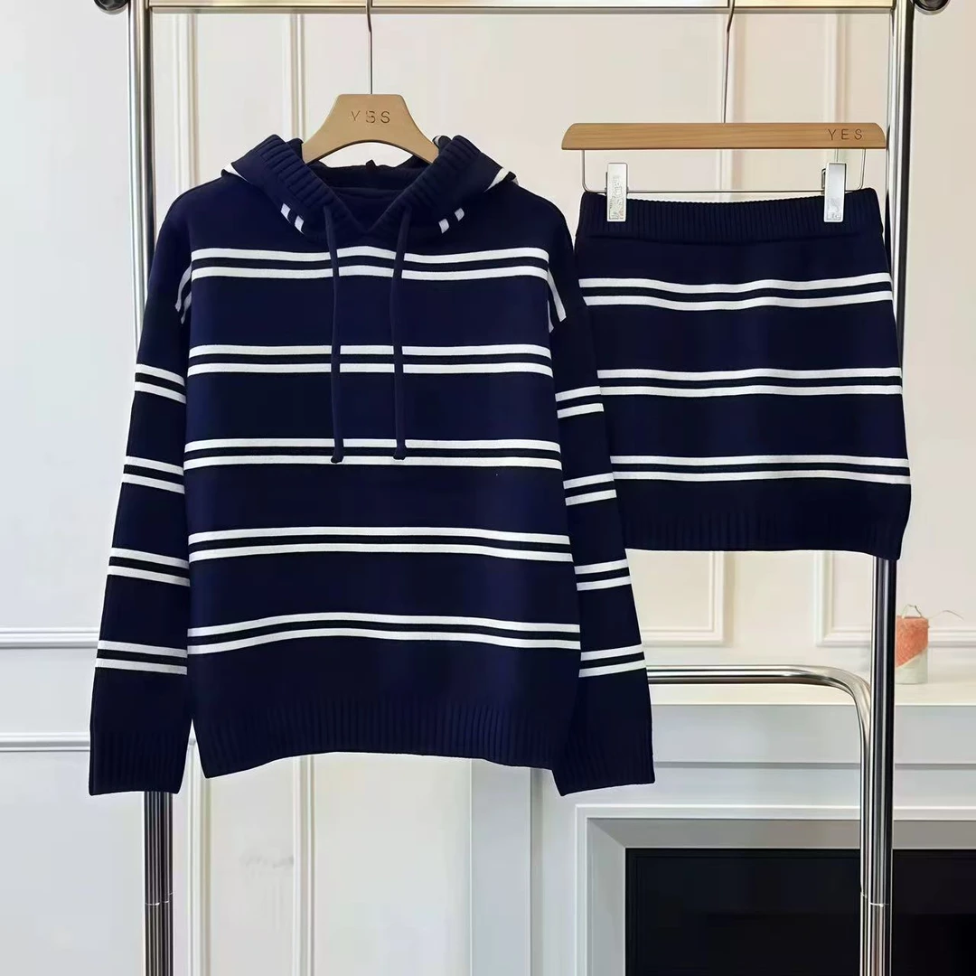 运补6法式温柔甜美风连帽条纹针织衫女秋季新款显瘦时尚休闲套装