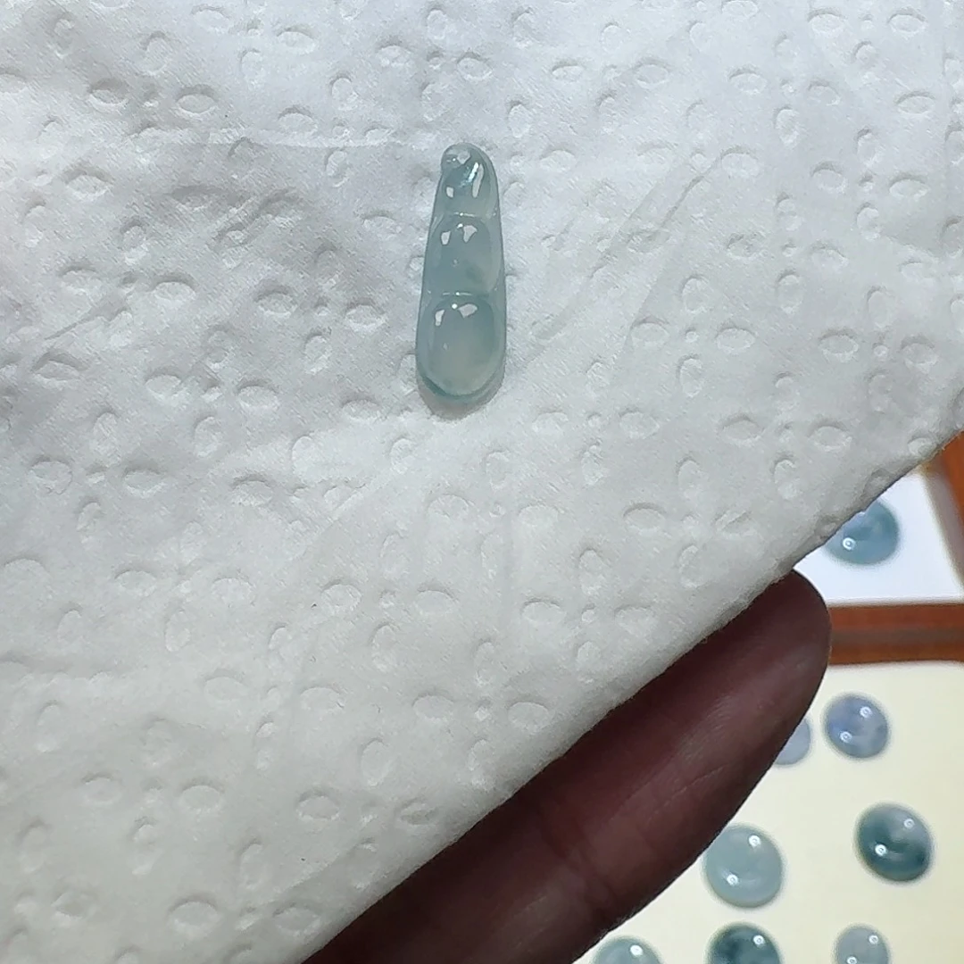 颈饰未镶嵌翡翠豆子