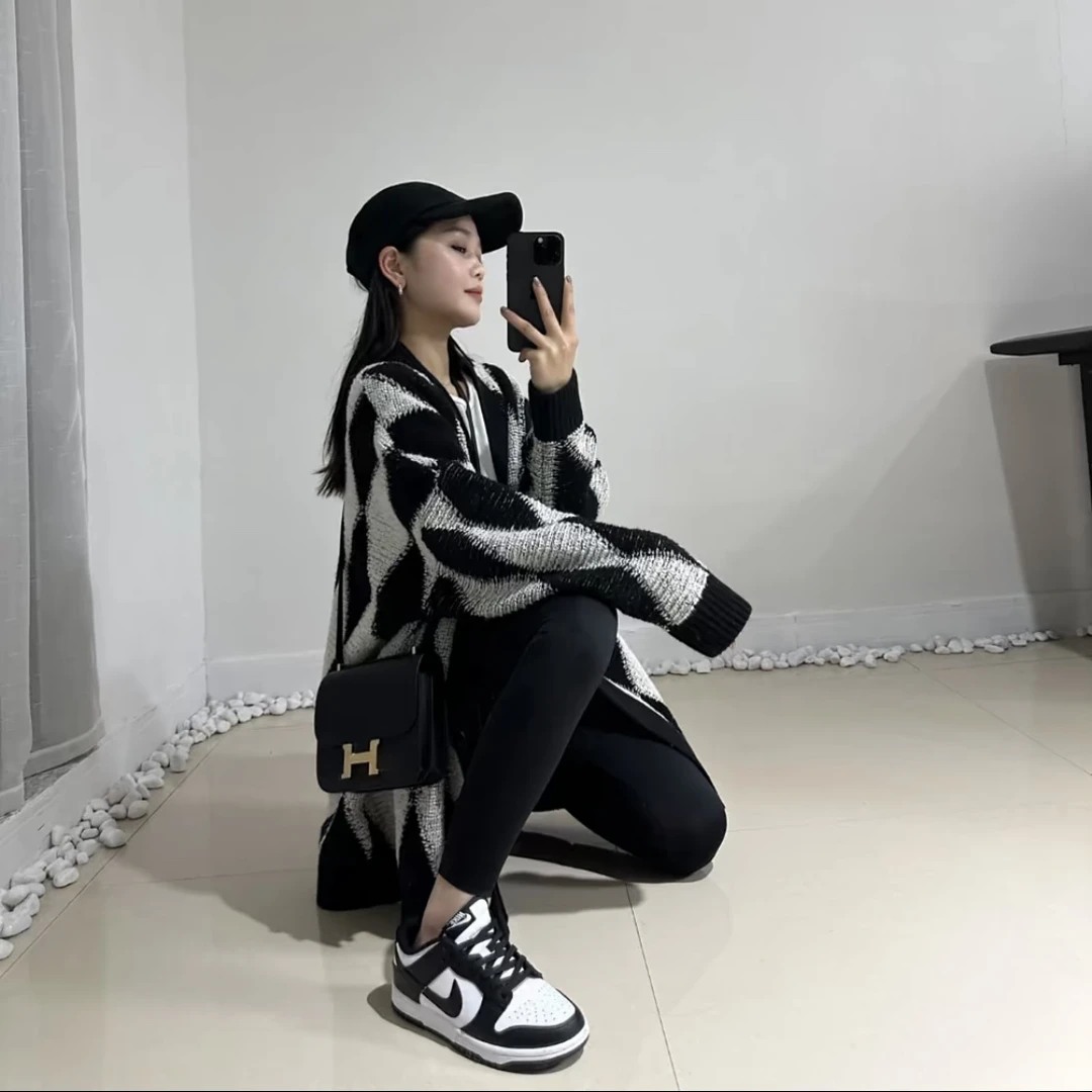 Miss Bao 黑白格 羊驼绒 针织外套