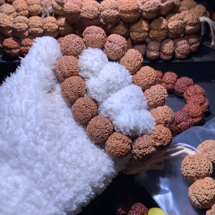 锦***铧吊坠金刚菩提21尺纯血菠萝蜜