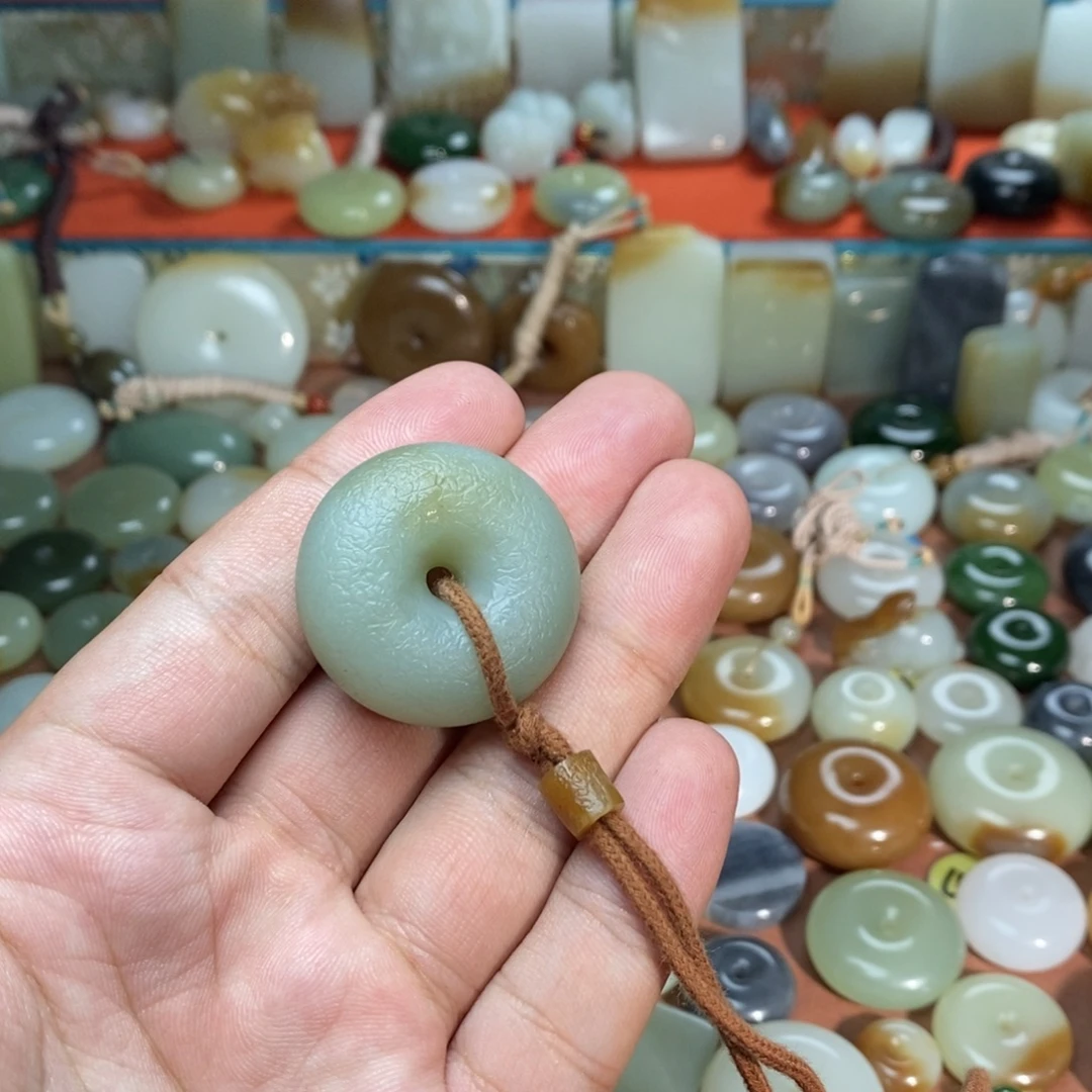 和田玉未镶嵌吊坠(不含链)