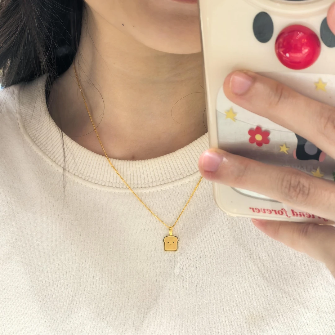 铜合金吊坠 吐司奶茶黄金色吊坠项链可爱新款转运串珠首饰百搭款