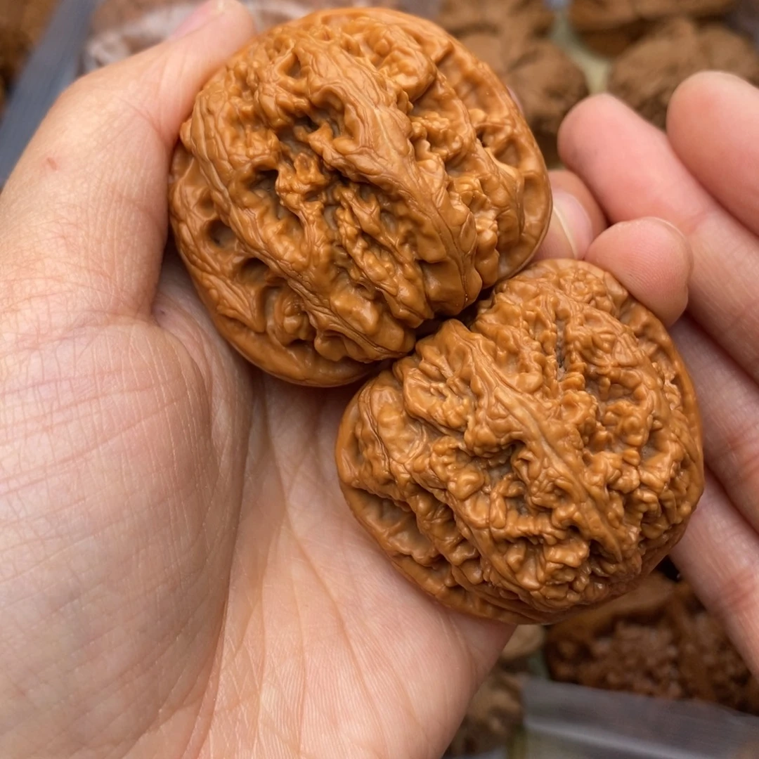 把件文玩核桃007号44粗筋