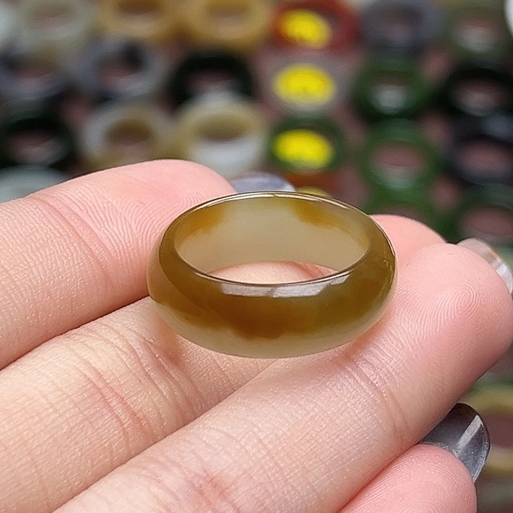 和田玉未镶嵌戒指17.3盖顶蓝带糖