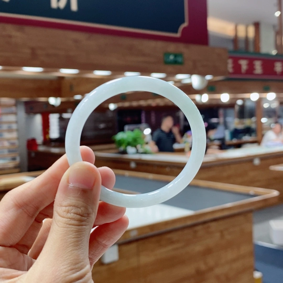 翡翠手镯未镶嵌买断5253