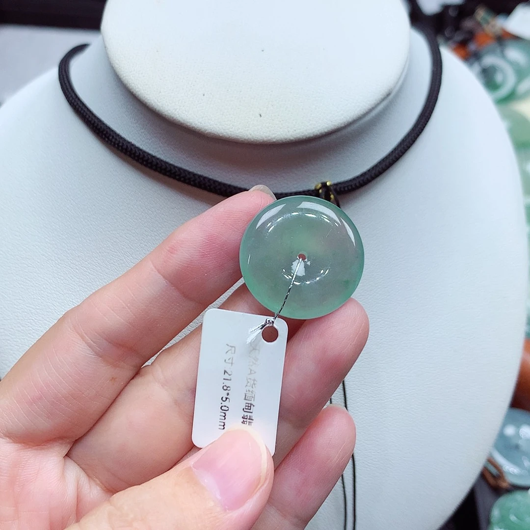 翡翠未镶嵌颈饰编号7，21.8/5