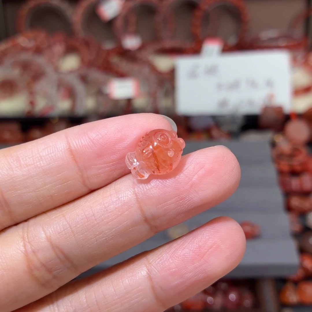 乐***品南红玛瑙未镶嵌颈饰嘟嘟鱼