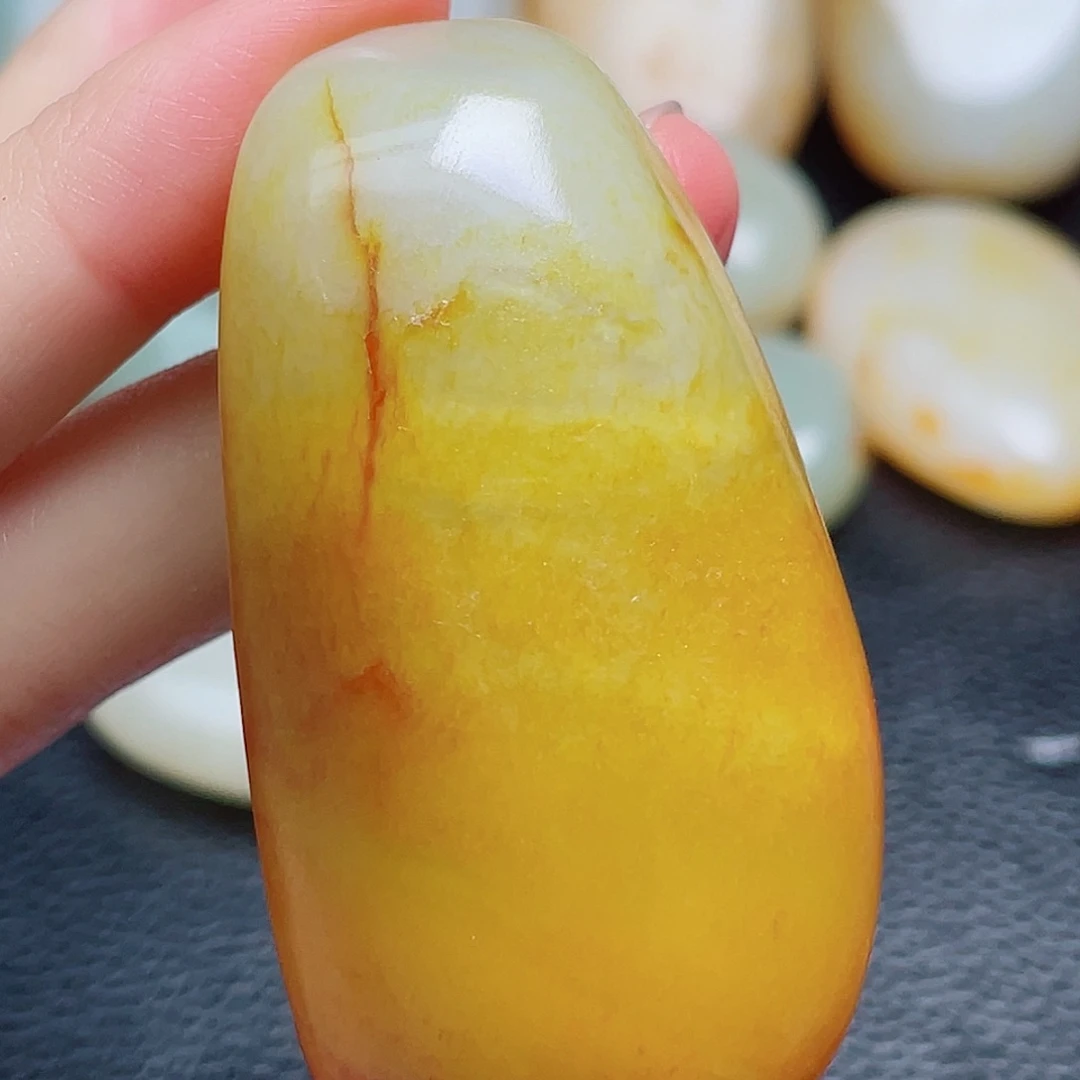 和田玉未镶嵌珠宝奇石