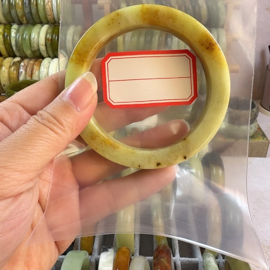 璀***嫣蛇纹石玉未镶嵌手镯