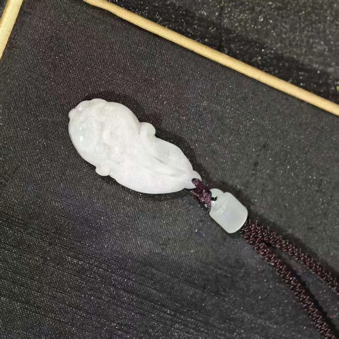 翡翠百财白菜精美优雅项链 多样性发一