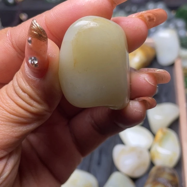 和田玉未镶嵌珠宝奇石