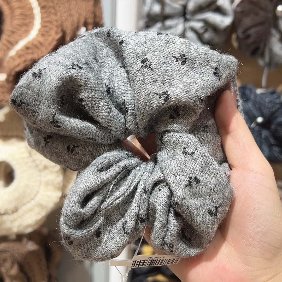 皮质铁合金灰色毛线发圈